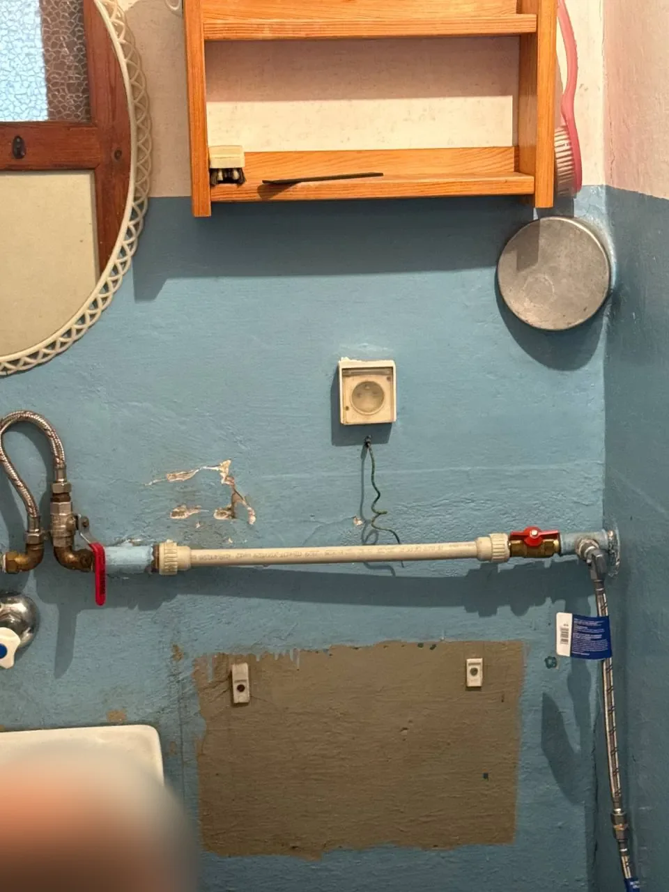 Podejścia wodne w kuchni na ścianie — DobryHydraulik Szczecin