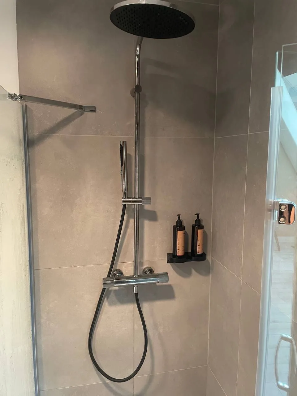 Prysznic walk-in z baterią termostatyczną — DobryHydraulik Szczecin